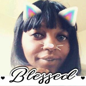 Meet your Posher, Dominique